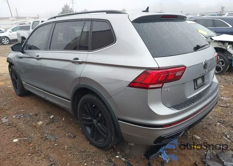 2022 Volkswagen Tiguan 2.0T Se R-Line Black z USA, uszkodzony, nr VIN 3VVCB7AX7NM036253